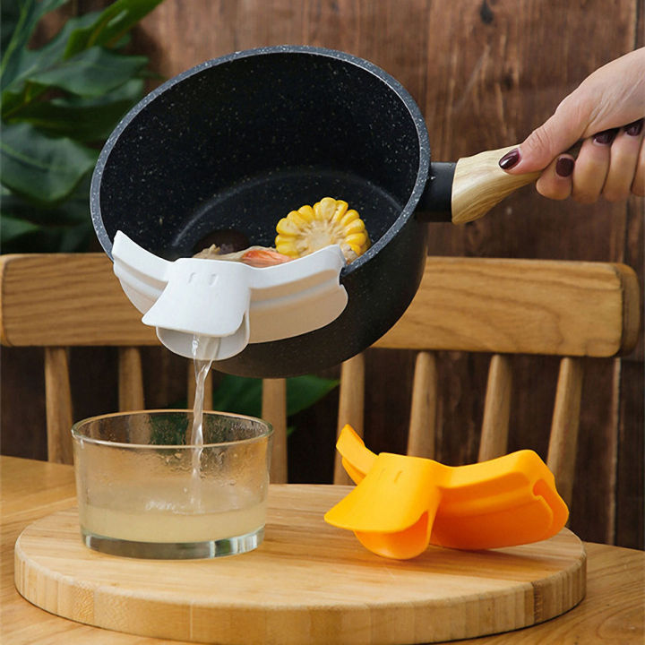 Kitchen%20Anti-spill%20Funnel%20Silicone%20Pour%20Soup%20Funnel%20for%20Pots%20Pans%20Bowls%20Jars%20Water%20Deflector%20Kitchen%20Gadgets%20Tools%20-%20Image%204