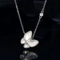 French style white mother-of-pearl butterfly necklace for women, light luxury, niche and high-end, a birthday gift for best friend or girlfriend.