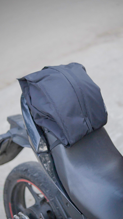 Helmet%20Cover/Helmet%20Holder/Helmet%20Bag%20for%20Motorcycle%20Bike%20-%20Image%202