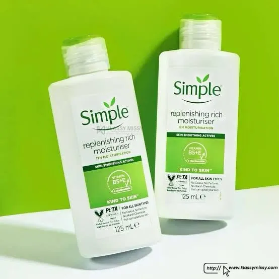 Simple%20Face%20Moisturiser%20-%20Simple%20Kind%20To%20Skin%20Replenishing%20Rich%20Moisturiser%20-%20125ml%20-%20Image%204