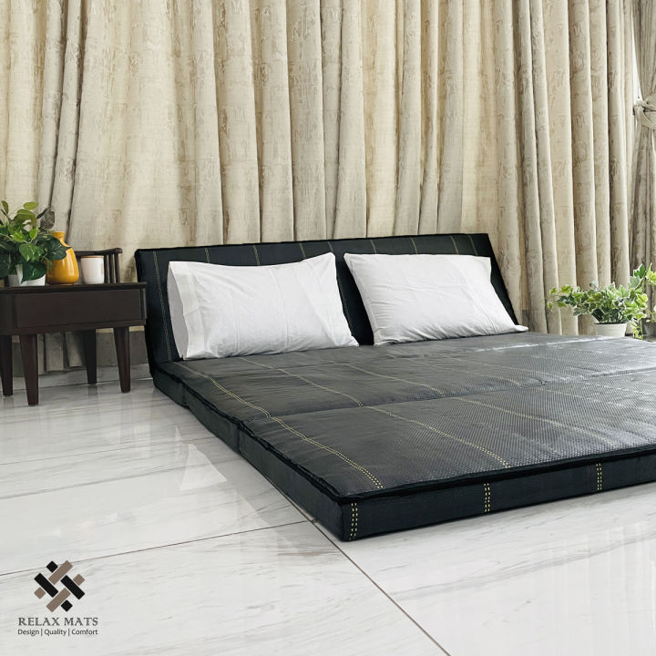 Relax%20Floor%20Mattress-%20Elegant%20Black%20Large%20Size%20Sleeping%20Mat%20-%20Image%203