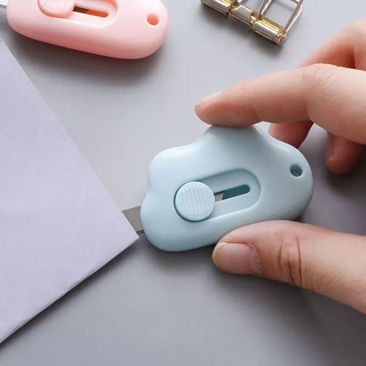 1%20Piece%20Cute%20Mini%20Cutter%20-%20Image%204
