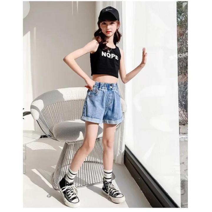 Girls%20Simple%20Denim%20Shorts%202024%20Summer%20New%20Children's%20Casual%20Pants%20Baby%20Style%20Loose%20Summer%20Hot%20Pants%20-%20Image%204