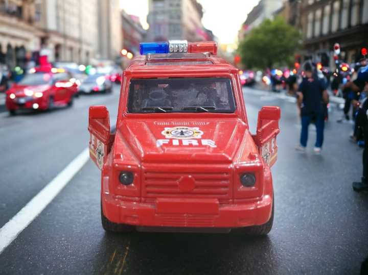 Metal%20Toy%20Car%20Toy%20Police%20Car%20Thar%20with%20Openable%20Doors%20Front%20Light%20&%20Siren%20Pull%20Back%20Toy%20Car%20Toy%20Car%20for%20Boys/Kids%20Multi%20Color%20-%20Image%203