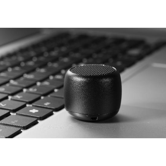 Round%20Shape%20Clear%20Sound%20Quality%20Heavy%20Bass%20Wireless%20Speaker%20Metal%20Body%20Portable%20Mini%20Bluetooth%20Speaker%20-%20Image%204