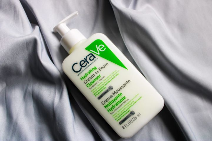 Cerave%20Hydrating%20Facial%20Cleanser%20236ml%20-%20Image%205