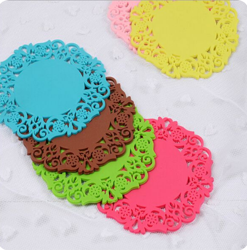 2Pcs%20Silicone%20Placemat%20High%20Temperature%20Resistant%20Thickening%20Anti-Scalding%20Insulation%20Pad%20(Multicolor)%20-%20Image%204