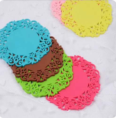 2Pcs%20Silicone%20Placemat%20High%20Temperature%20Resistant%20Thickening%20Anti-Scalding%20Insulation%20Pad%20(Multicolor)%20-%20Image%204