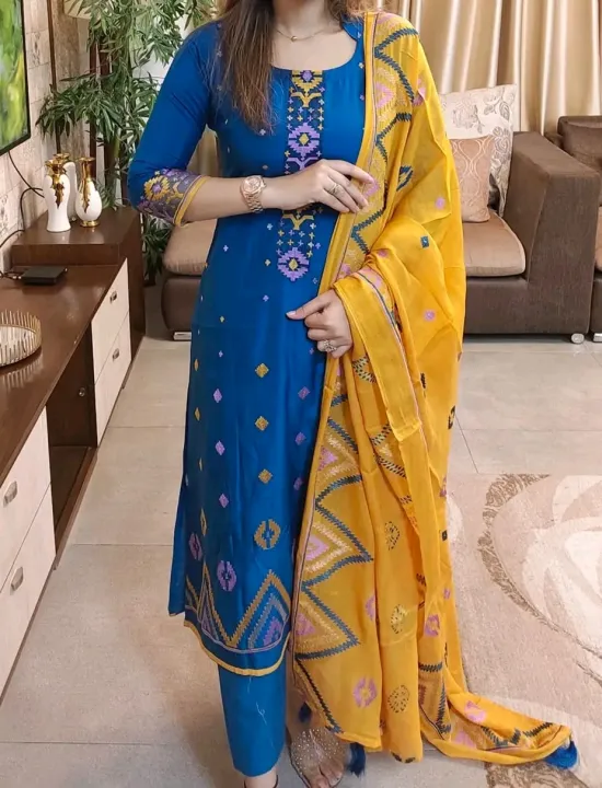 New%20Cotton%20Unstitched%20Skin%20Print%20High%20Quality%20Three%20Piece%20For%20Women%20-%20Image%202