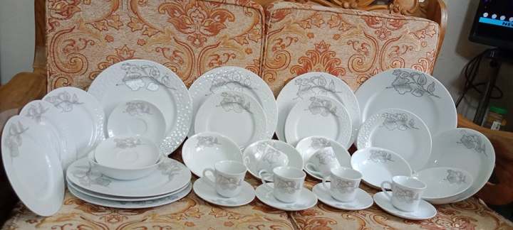 Exclusive%20Amboss%20Design%2032%20Pcs%20Dinner%20Set%20.%20Ceramic%20Dinner%20Set.%20Dining%20Set.%20Dinner%20Plate,%20Dinner%20Half%20Plate,%20Cup%20&%20Saucer,%20Sweet%20Bowl,%20Big%20Curry%20Bowl%20&%20Rice%20Dish%20Dinner%20Set.%20CD:A250.%20-%20Image%205