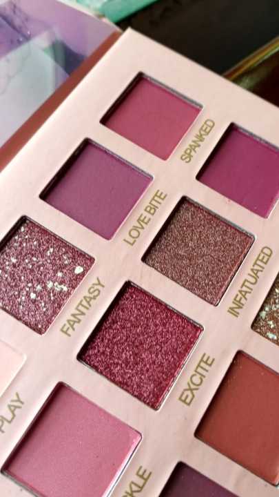 18%20Colors%20Pigmented%20The%20New%20Eyeshadow%20Palette,%20Blendable%20Long%20Lasting%20Eye%20Shadow%20Palettes,%20Neutrals%20Smoky%20Multi%20Reflective%20Shimmer%20Matte%20Glitter%20Pressed%20Pearls%20Eye%20Shadow%20Makeup%20palette%20Cosmetics%20-%20Image%203