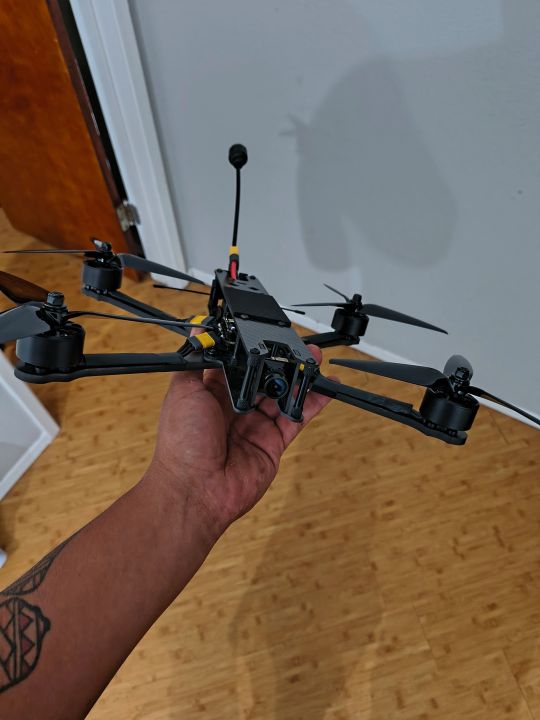 FLH%20Cheapest%20Freestyle%20Racing%20FPV%20Drone%20Kit%207-inch%20Payload%20Long%20Distance%20Quad%20Bike%20with%20720%20Camera%20and%20%20FPV%20Drone%20-%20Image%202