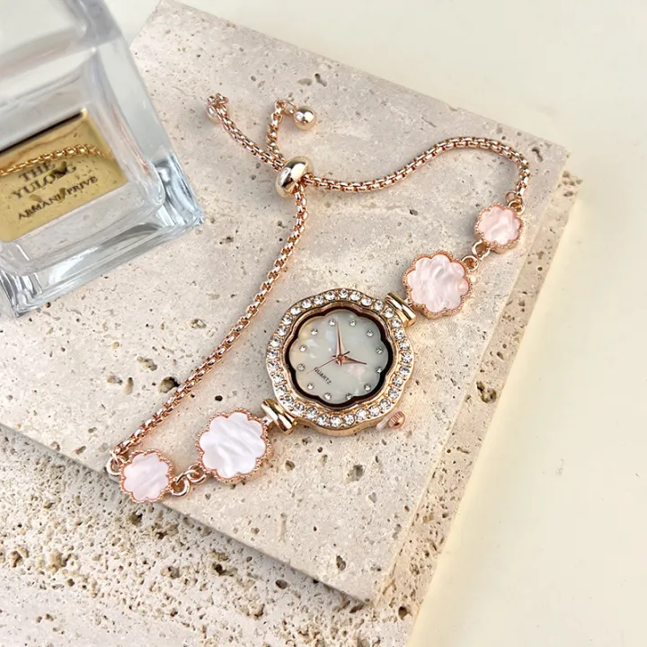 Women's%20Minority%20Simple%20Dignified%20Flowers%20Bracelet%20Watch%20Fashion%20Quartz%20Watch%20-%20Image%202