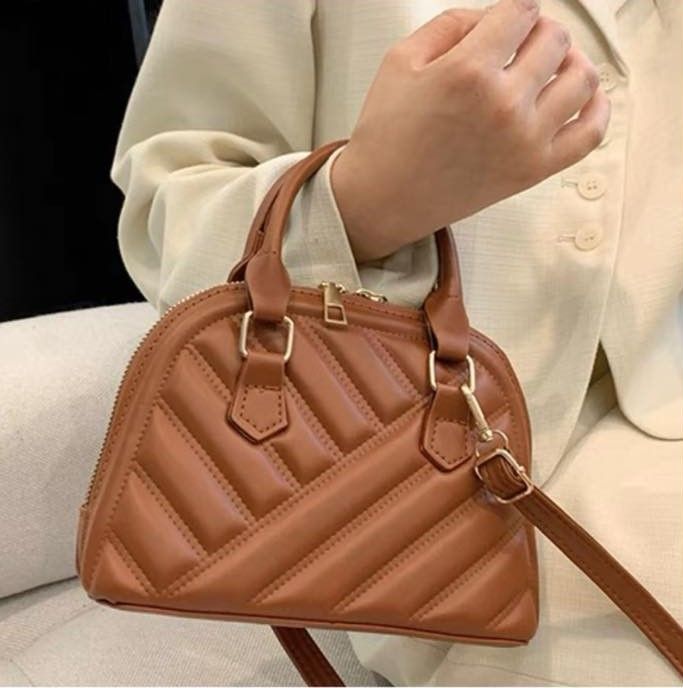 Fashionable%20Handbag%20Casual%20One-Shoulder%20Cross-Body%20PU%20Shell%20Bag%20Handbags%20For%20Women%20Luxury%20-%20Image%205