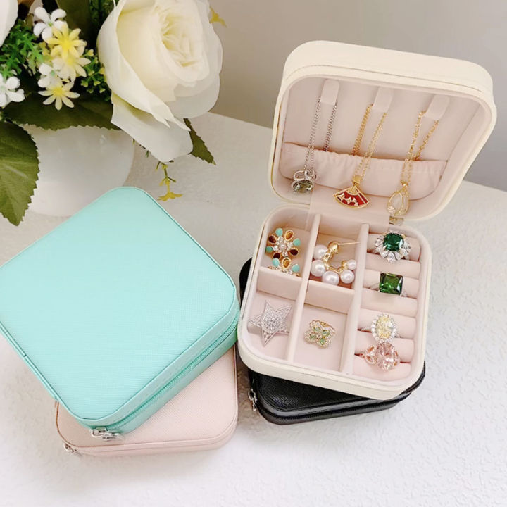 Fashion%20Portable%20Travel%20Accessories%20Antioxidant%20Compact%20Ring%20Earrings%20Jewelry%20Box%20Jewelry%20Organizer%20-%20Image%204