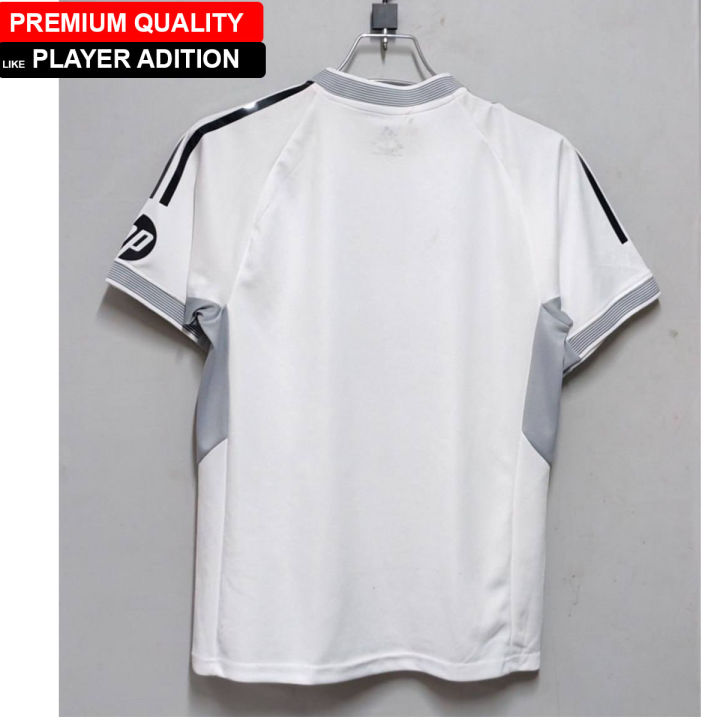 Real%20Madrid%2025/26%20Home%20Authentic%20Jersey%20-%20Image%203