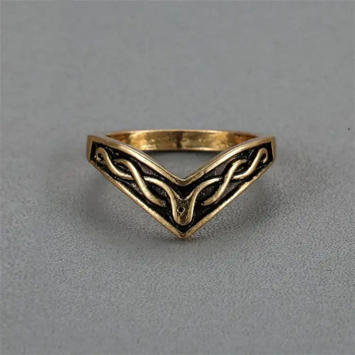 New%20Stainless%20Steel%20Triangle%20Crown%20Ring%20with%20Irregular%20Pattern%20Hollow%20Layered%20Ring%20for%20Men's%20Single%20Ring%20-%20Image%205