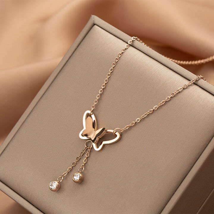 Women%20rose%20golden%20butterfly%20anklet%20(Payel)%20for%20Women%20-%20Image%203