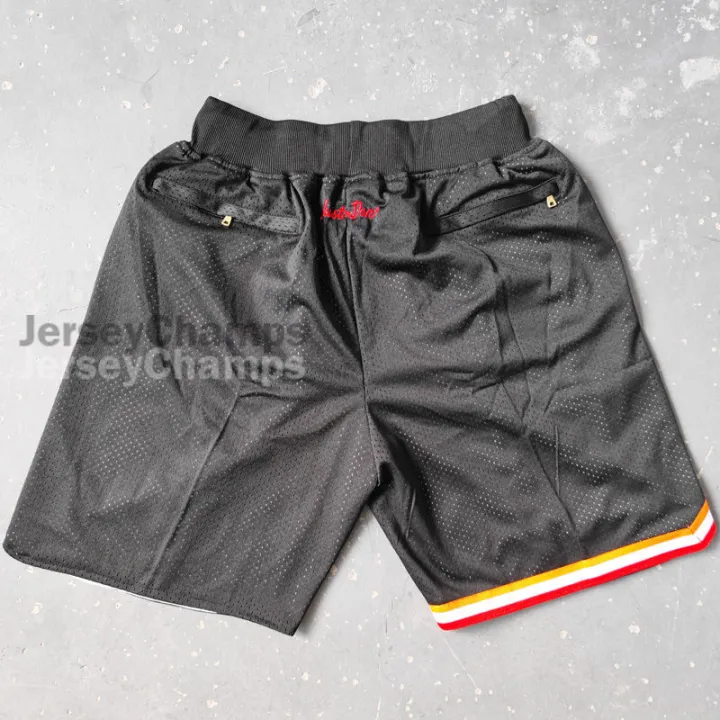 Wade%20Shorts%20Miami%20HeatHEATEmbroidered%20Vintage%20Mesh%20American%20Style%20HopINSPopular%20Basketball%20ShortsJD%20-%20Image%205