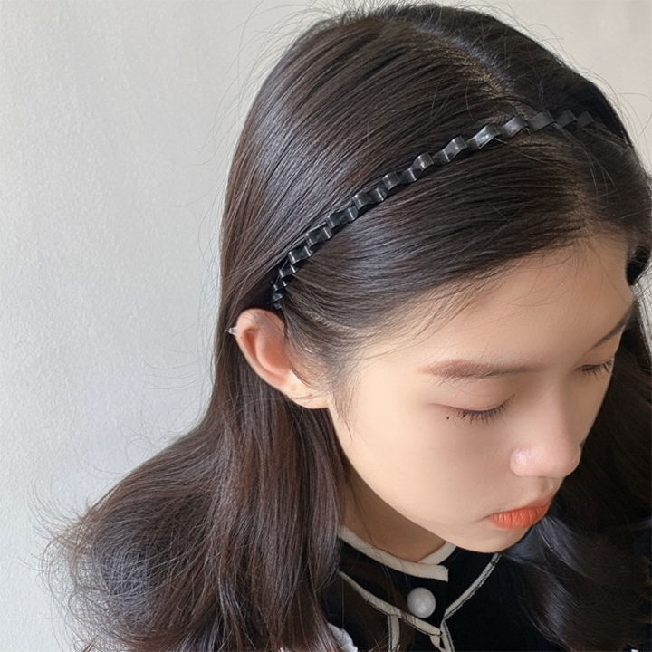 Simple%20Black%20Toothed%20Face%20Wash%20Hair%20Bands%20Male%20and%20Female%20Personality%20Broken%20Hair%20Finishing%20Headdress%20Hairpin%20Non-Slip%20Pressure%20Hair%20Bundle%20-%20Image%204