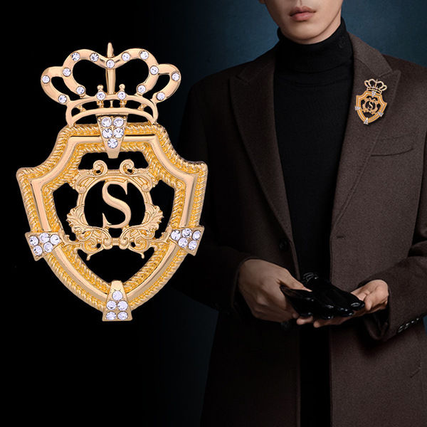 Large%20Size%20Crown%20Brooch%20Badge%20for%20Men%20Suit%20Accessories%20-%20Image%202