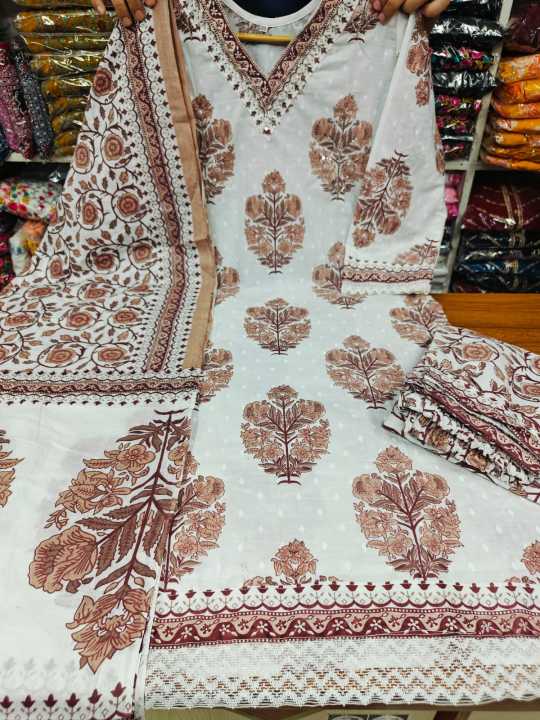 Readymade%20Three%20Piece%20For%20Women%20Exclusive%20Collection%20Print%20And%20Karchupi%20Work%20Exclusive,%20Stylist,%20Fashionable%20Three%20Pics%20For%20Woman%20-%20Image%204