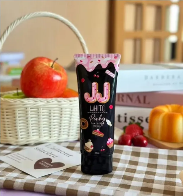 JJ%20White%20Sunscreen%20%E2%80%93%20Waterproof,%20Whitening%20&%20Glowing%20in%20One%20Lotion!%20-%20Image%208
