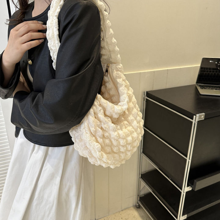 %E3%80%90Worldwide%20Delivery%E3%80%91%20Large%20Capacity%20Shoulder%20Bag%20Embroidered%20Plaid%20Quilted%20Crossbody%20Bag%20Underarm%20Bag%20Tote%20Bag%20Pleated%20Bubbles%20Handbag%20-%20Image%205