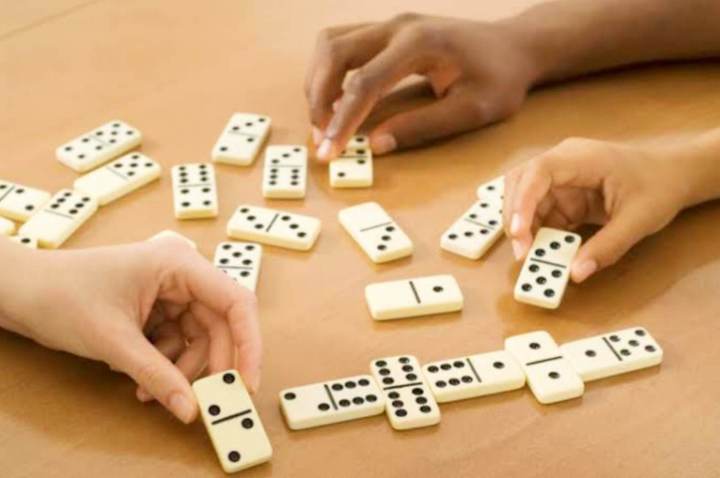 DOMINOES%20Games%20Set%20Black%20Dot%20%20%20-%2028%20Pcs%20-%20Image%202