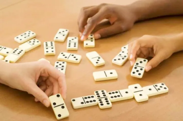 Dominoes%20Game%20set%2028_Double%20Six%20%20Black%20%20Dot%20-%20Image%202