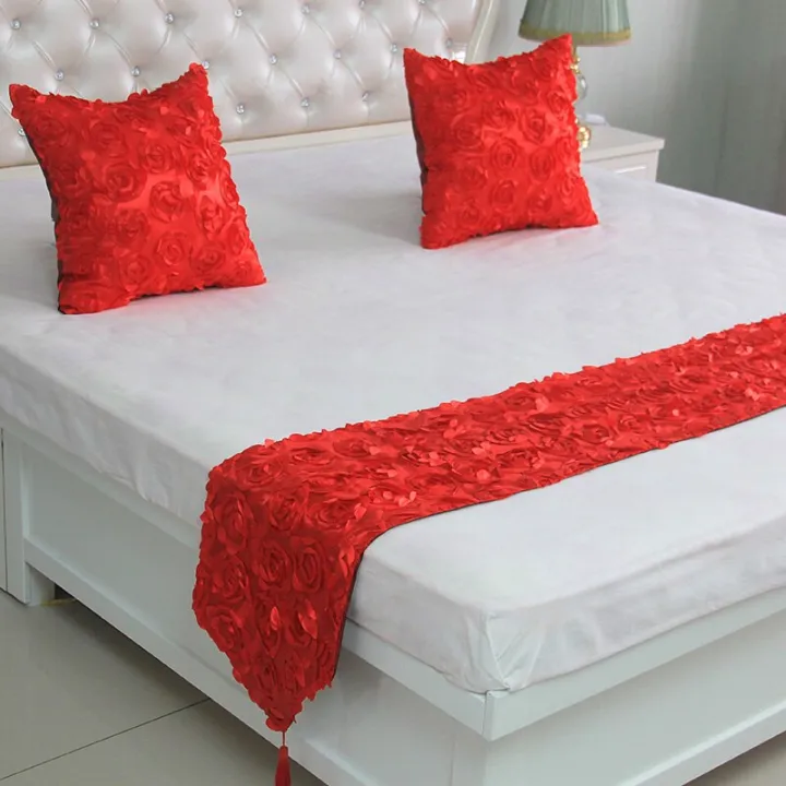 Romantic%20Red%20Roses%20Bed%20Runner%20Luxury%20laciness%20rose%20Bed%20Tail%20Towel%20Bedding%20Scarf%20Wedding%20Home%20Hotel%20Bedroom%20Decorations%20-%20Image%205