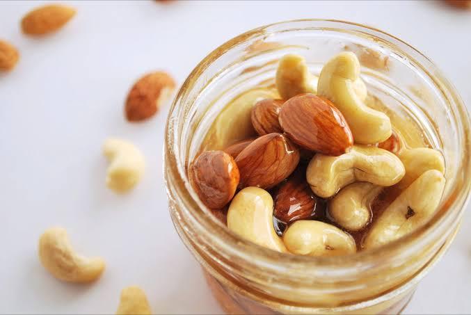 Mixed%20Dry%20Fruits%20&%20Nuts%20with%2013%20Fruits%20-%20250gm%20Honey%20Mix%20Nuts%20-%20Image%203