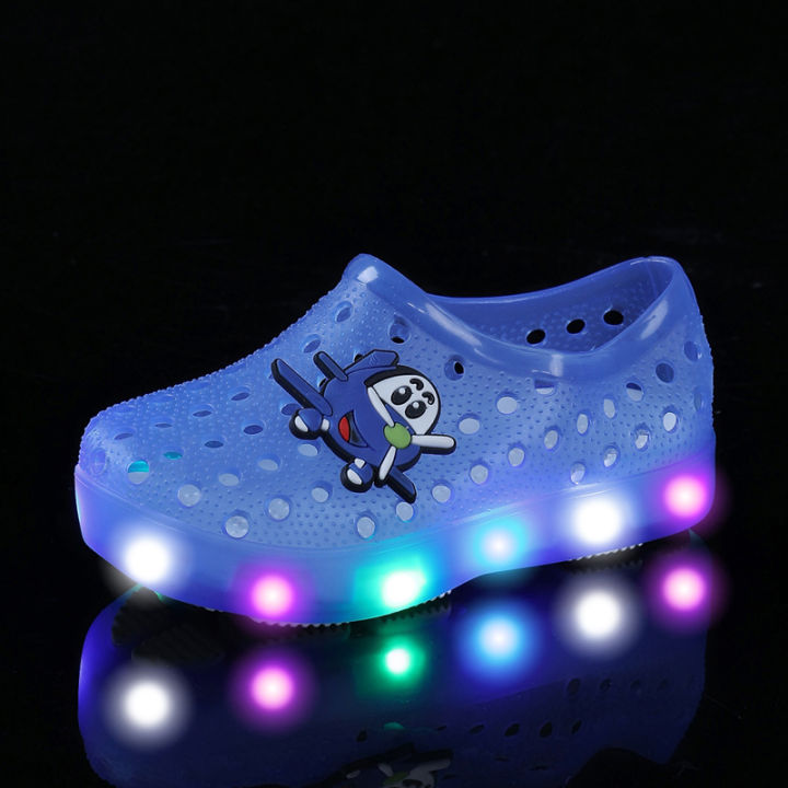New%20Style%20Boys%20Girls%20Sport%20Beach%20Sandals%20Summer%20Kids%20Shoes%20With%20Light%20LED%20Hole%20Sandals%20Children%20Brand%20Fashion%20Sneakers%2016%20colors%20-%20Image%202