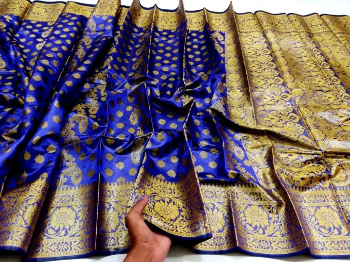 Fashionable%20Tangail%20Halfsilk%20Katan%20Sari%20for%20Women%20-%20Image%203