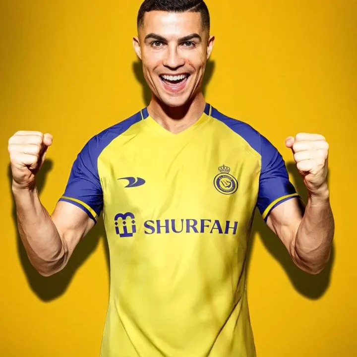 Al-Nassr%20Football%20Club%20New%2022-23%20Jersey%20/%20Kit%20-%20CR7%20-%20Image%202