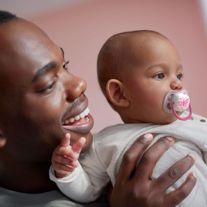 Philips%20Avent%20Ultra%20Air%20Pacifier%202%20Pack%20-%20BPA-Free%20Dummy%20for%20Babies%20From%200-6%20Months%20(model%20SCF085/02)%20-%20Image%206