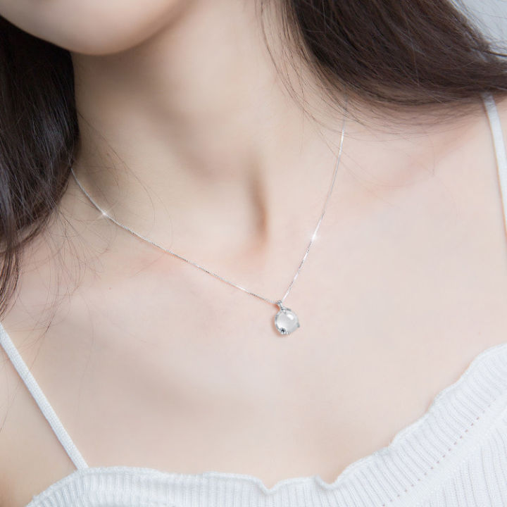 Minsheng%20Elegant%20White%20Chalcedony%20Plum%20Blossom%20Necklace%20Women's%20Niche%20Design%20Versatile%20Ins%20Simple%20Clavicle%20Chain%20Fashion%20Pendant%20-%20Image%204