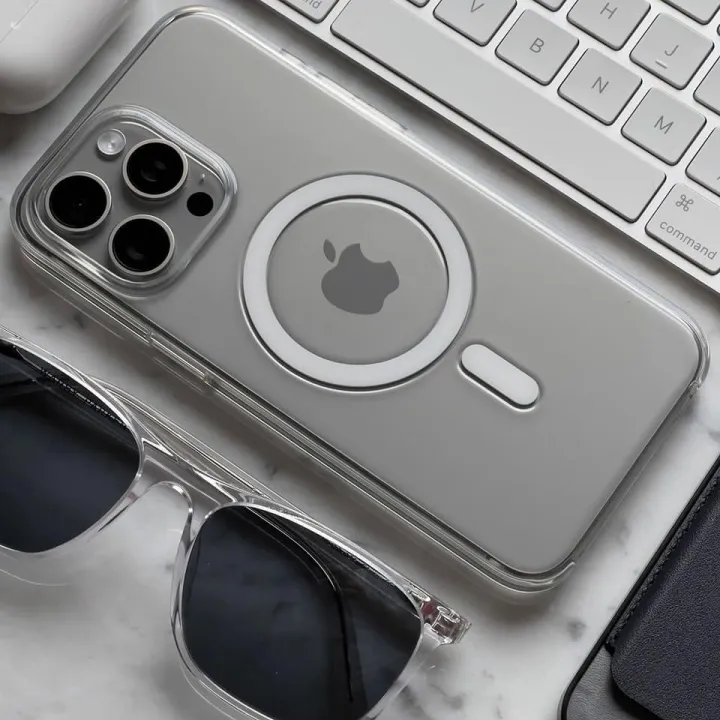 For%20iPhone%20-%20Ic%20Animation%20Full%20Hard%20and%20Slim%20Anty%20Yellow%20Magsafe%20Magnetic%20Wireless%20Charging%20Supported%20Clear%20Shockproof%20Transparent%20Case%20-%20Image%202