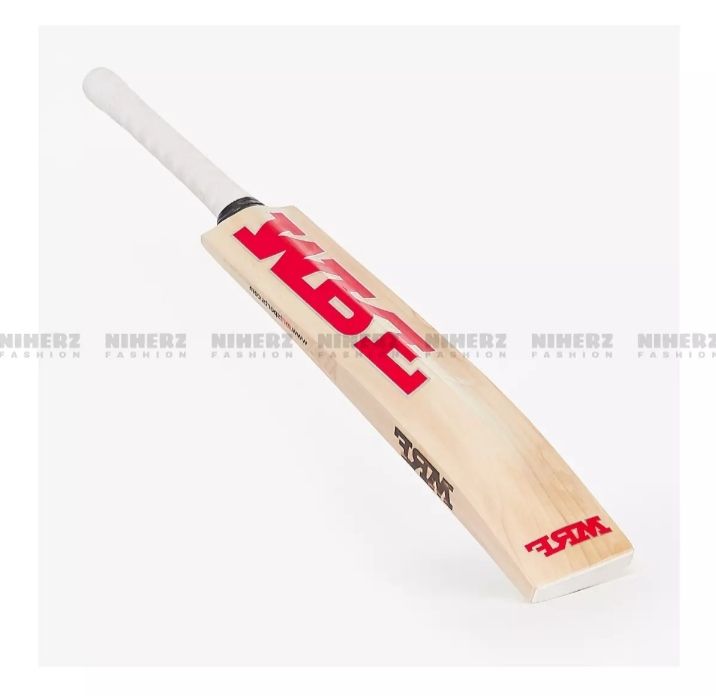 Mrf%20Genius%20Vk18%20Premium%20Cricket%20Bat%20-%20Elevate%20Your%20Cricket%20Game%20With%20This%20Premium%20Bat,%20Designed%20For%20Hard%20Duce%20Leather%20Ball%20Play%20And%20Endorsed%20By%20Virat%20Kohli%20-%20Image%207