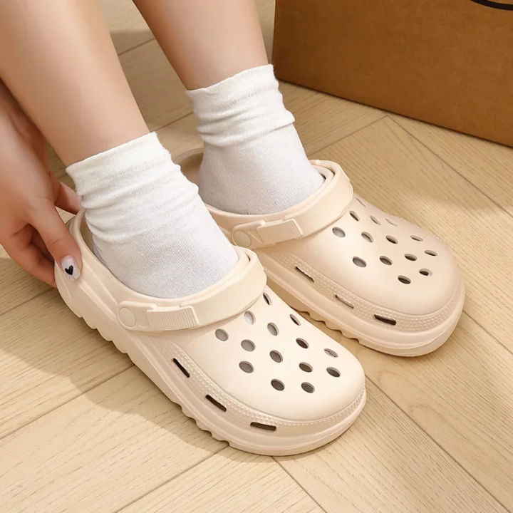 Unisex%20Black%20EVA%20Foam%20Clogs%20Lightweight%20Slip-On%20Sandals%20with%20Ventilation%20Holes,%20Non-Slip%20Sole,%20Waterproof%20&%20Washable%20for%20Indoor/Outdoor%20Use%20%20%20Popular%20Hole%20Shoes%20Summer%20High%20Heel%20Thick%20Sole%20Anti%20Slip%20Couple%20Beach%20Drifting%20Shoes%20for%20Men%20and%20Women%20-%20Image%206