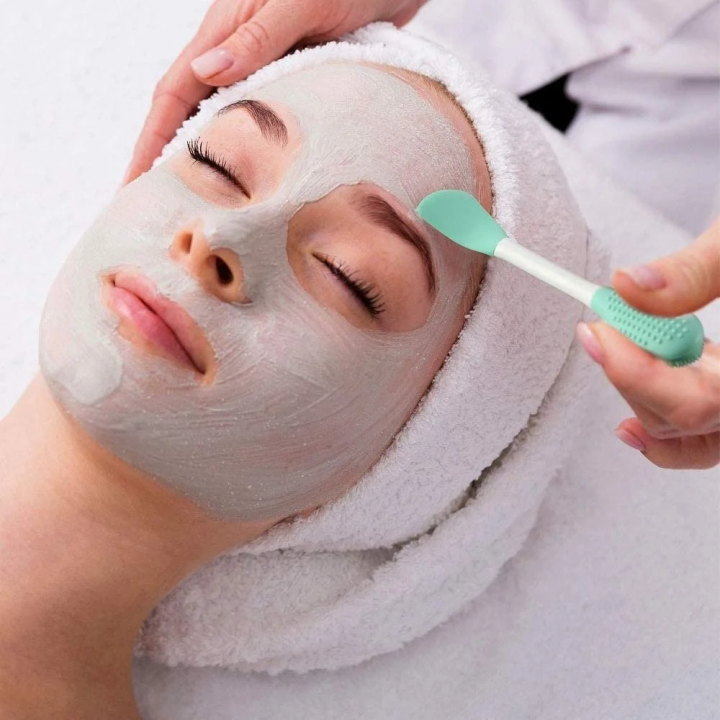 2%20In%201%20Cute%20Silicone%20Face%20Mask%20Applicator%20Multicolor%20-%20Image%205