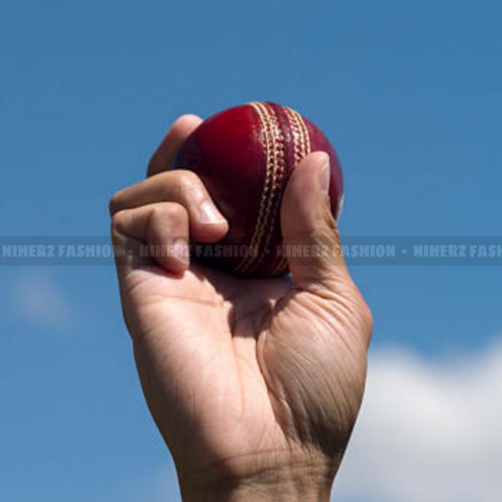 Premium%20Professional%20Cricket%20Ball%20Leather%20A%20Grade%20Four%20Part%20Balls%20Imported%20From%20Shilkot%20Pakistan%204%20Parts%20(Bag%20Free)%20-%20Image%208