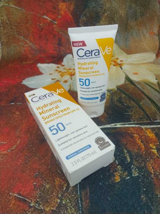 Cerave%20Hydrating%20Mineral%20Sunscreen%20SPF%2050%20Face%20for%20Sensitive%20Skin%2075ml%20-%20Image%206