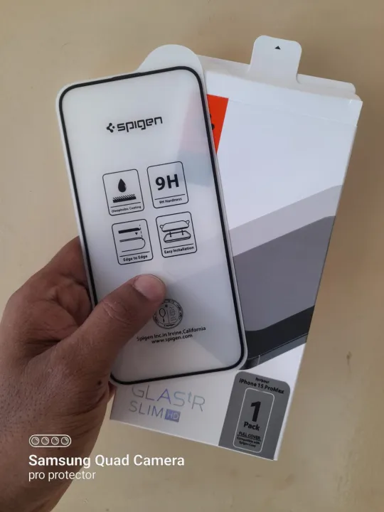 Spigen%20iphone%2015%20pro%20max%206.7"%20Official%20HD%20tempered%20glass%20screen%20protector%20-%20Image%202