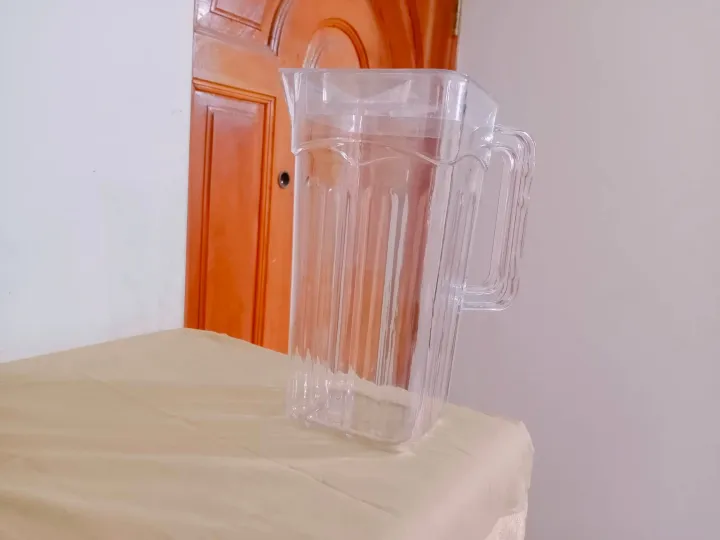 Crystal%20Plastic%20Water%20Jug%20-%202%20Liter%20Square%20Shaped%20With%20Lid.%20%20Plastic%20Crystal%20Clear%20Water%20Jug%20For%20your%20Home%20And%20Dining%20Table.%20C90D%20-%20Image%203
