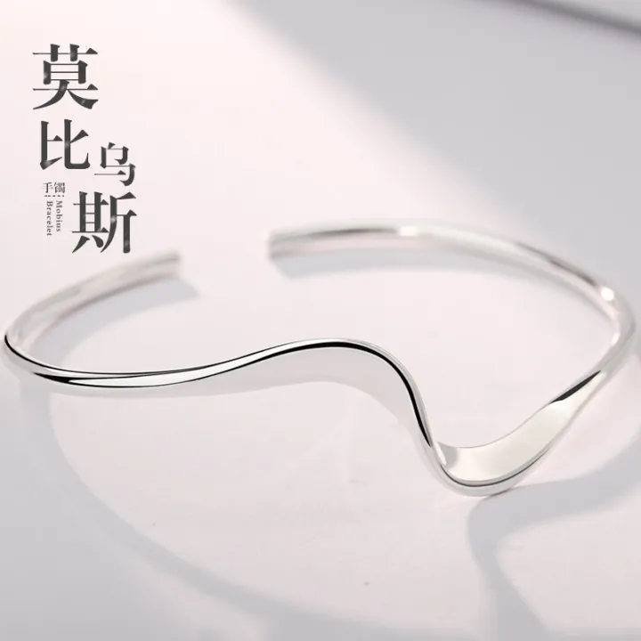 S925%20silver-plated%20bracelet%20for%20women,%20simple%20Moebius%20twisted%20bracelet,%20glossy%20wave%20bracelet,%20open%20bracelet,%20hand%20jewelry%20-%20Image%202