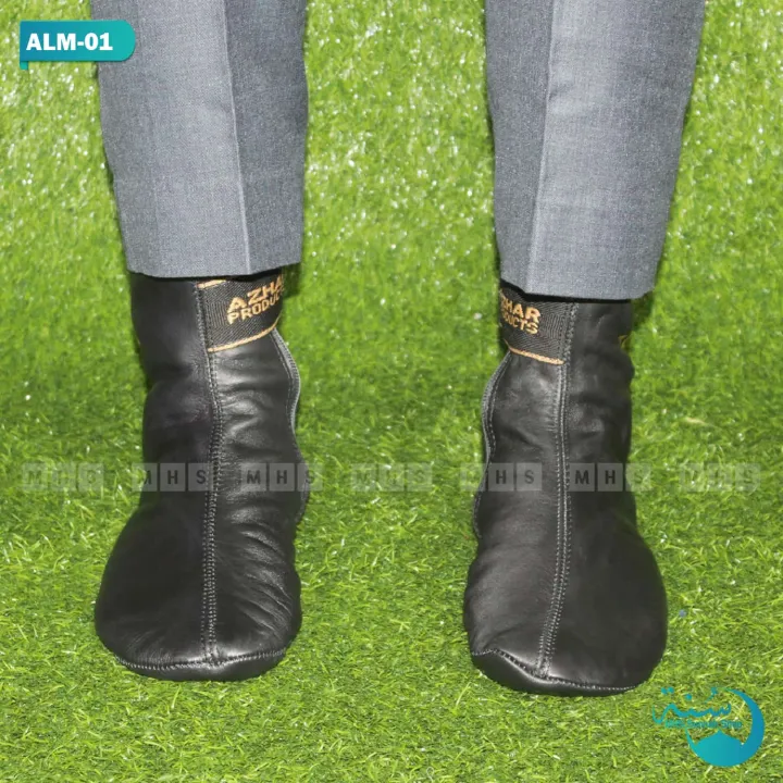 Black%20Color%20Azhar%20Leather%20Zipper%20Socks%20For%20Men%20And%20Women%20%7C%7C%20Roop%20Fashion%20Unisex%20Leather%20Winter%20Socks%20%7C%7C%20%20Zipper%20Soft%20Halaal%20Leather%20Socks%20-%20Image%208