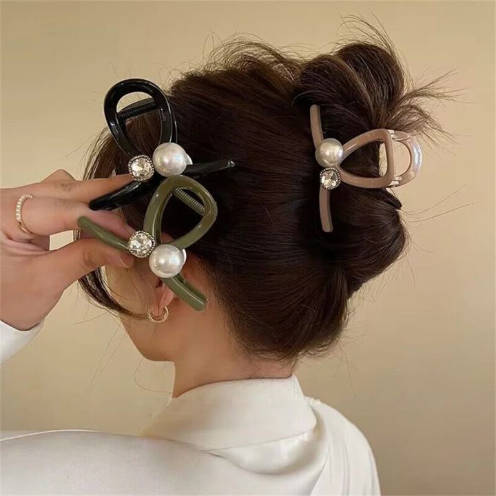 Simple%20Female%20Pearl%20Crystal%20Hair%20Clip%20Retro%20Ladies%20Ponytail%20Braid%20Shark%20Grab%20Clip%20Girls%20Elegant%20Exquisite%20Hair%20Accessories%20-%20Image%206