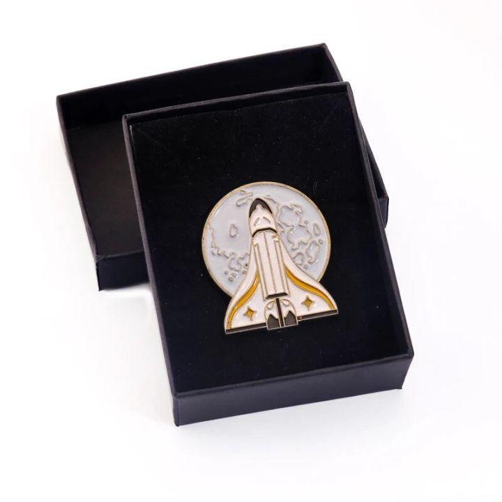 【beauty code store】The Last of Us II Part 2 Brooch Logo Badges Red Metal Brooches Pin Collectibles Gift Jewelry Souvenir Pins