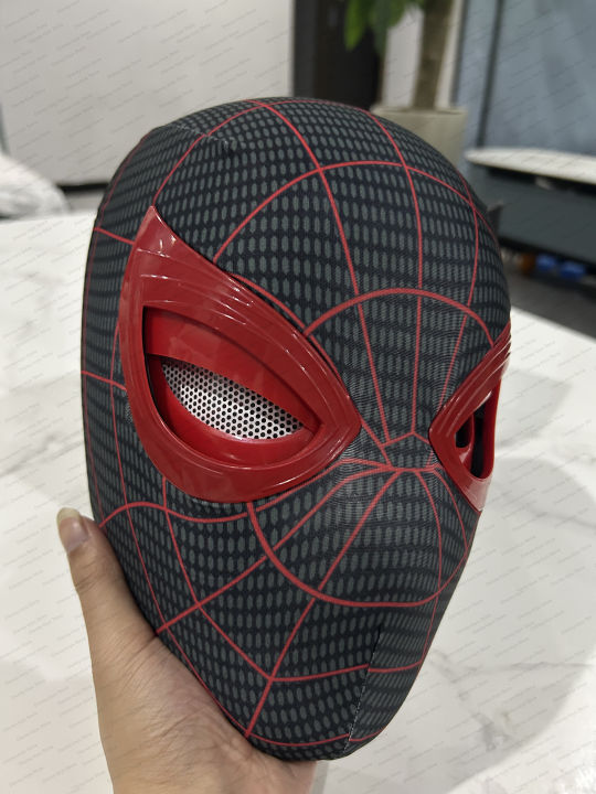 Spiderman%20no%20Way%20Home%20Headgear%20Cosplay%20Moving%20Eyes%20Mask%20Spider%20Man%201:1%20Remote%20Control%20Elastic%20Mask%20Toys%20for%20Adults%20Kids%20Gift%20-%20Image%202
